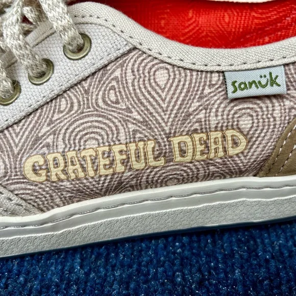 Sanuk Greatful Dead shoes men size 8 New with tags tan - Picture 2 of 10